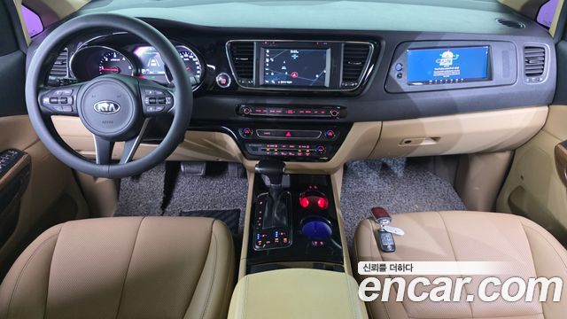 Kia Canival 2018 — photo 7