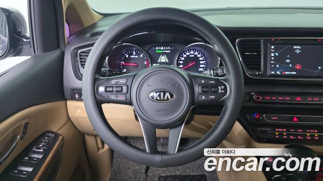 Kia Canival 2018 — photo 13