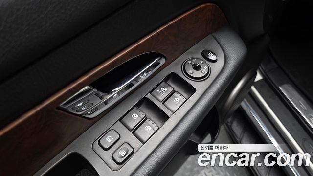 KG Mobility Rexton 2017 — photo 28
