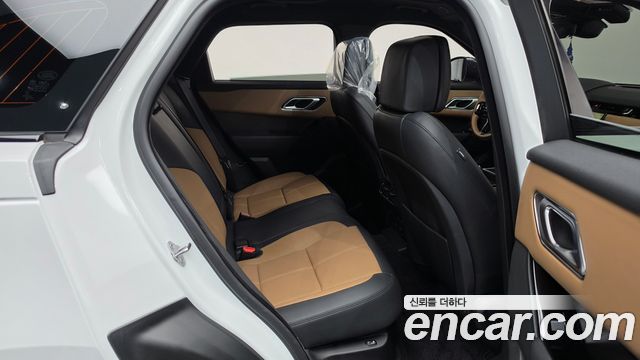 Land Rover Range Rover Velar 2024 — photo 11