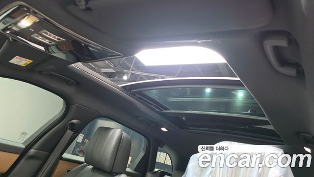 Land Rover Range Rover Velar 2024 — photo 18