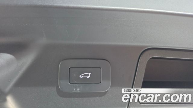 Land Rover Range Rover Velar 2024 — photo 19