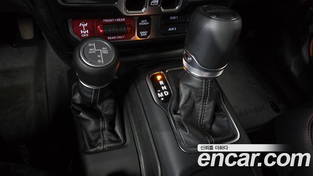 Jeep Gladiator 2025 — photo 12