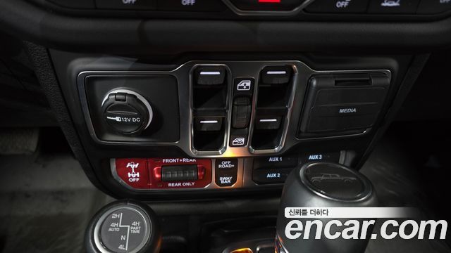 Jeep Gladiator 2025 — photo 30