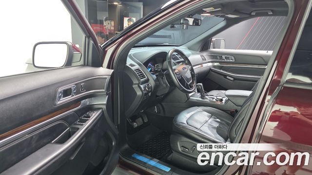 Ford Explorer 2018 — photo 10