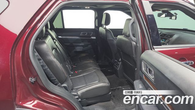 Ford Explorer 2018 — photo 12