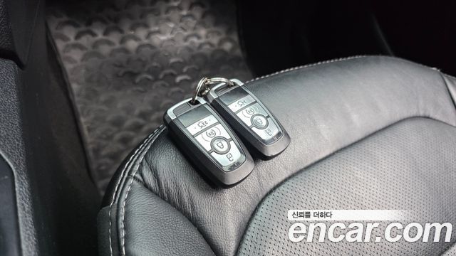 Ford Explorer 2018 — photo 17