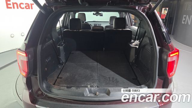 Ford Explorer 2018 — photo 20