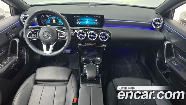 Mercedes-Benz A-Class 2021 — photo 10