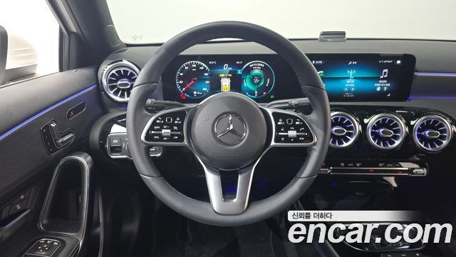 Mercedes-Benz A-Class 2021 — photo 18