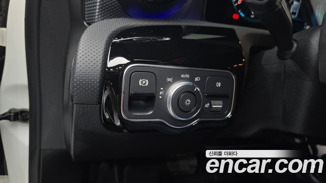Mercedes-Benz A-Class 2021 — photo 22