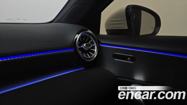 Mercedes-Benz A-Class 2021 — photo 30