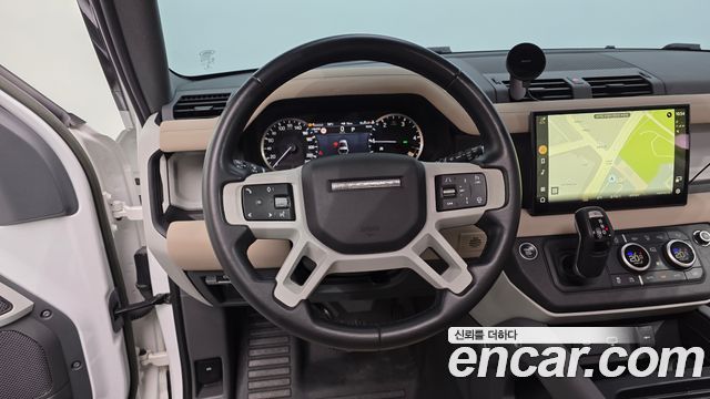 Land Rover Defender 2023 — photo 13