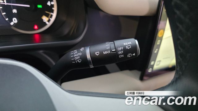 Land Rover Defender 2023 — photo 16