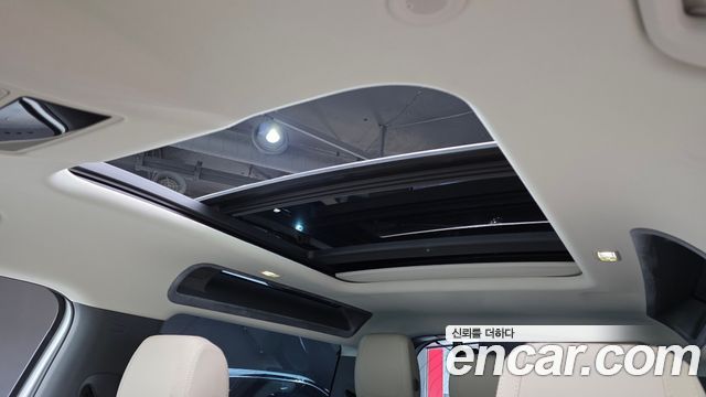 Land Rover Defender 2023 — photo 18