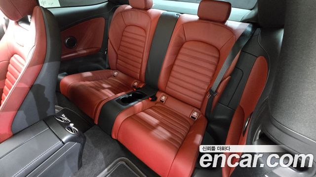 Mercedes-Benz C-Class 2023 — photo 17