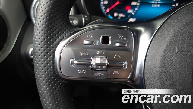 Mercedes-Benz C-Class 2023 — photo 21