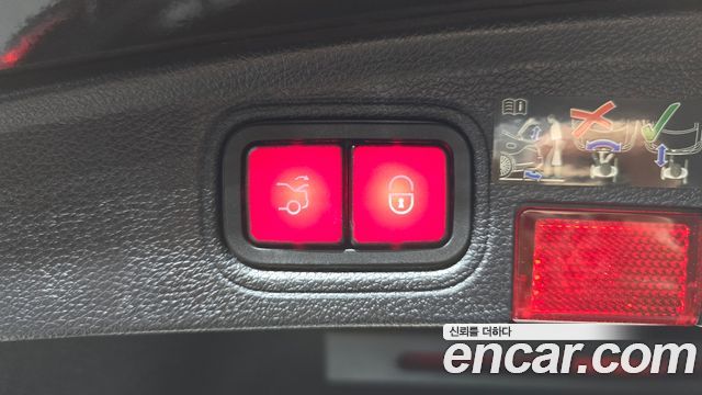 Mercedes-Benz C-Class 2023 — photo 23