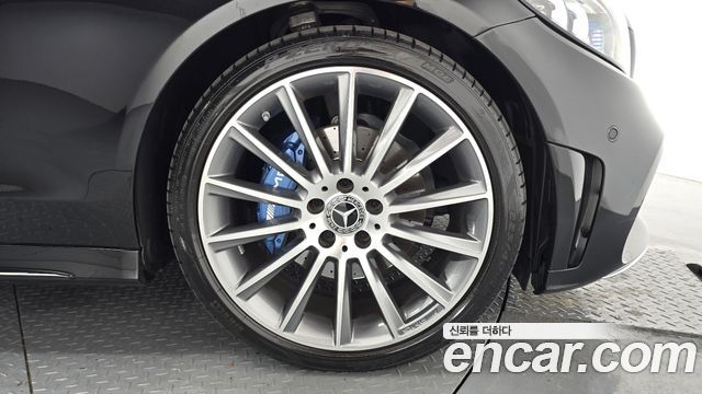 Mercedes-Benz C-Class 2023 — photo 7