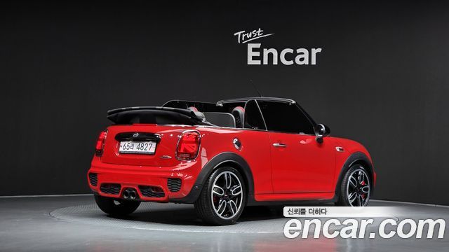 Mini Cooper Convertible 2019 — photo 2