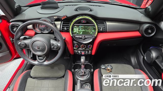 Mini Cooper Convertible 2019 — photo 7
