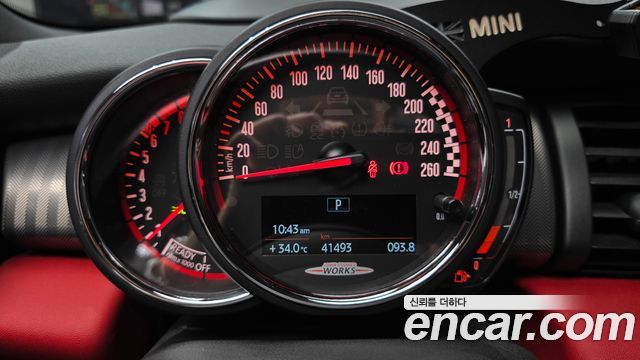 Mini Cooper Convertible 2019 — photo 8
