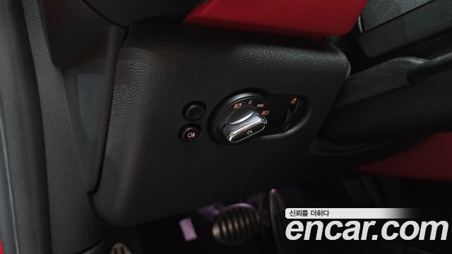 Mini Cooper Convertible 2019 — photo 15
