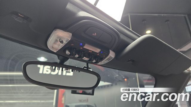 Mini Cooper Convertible 2019 — photo 18