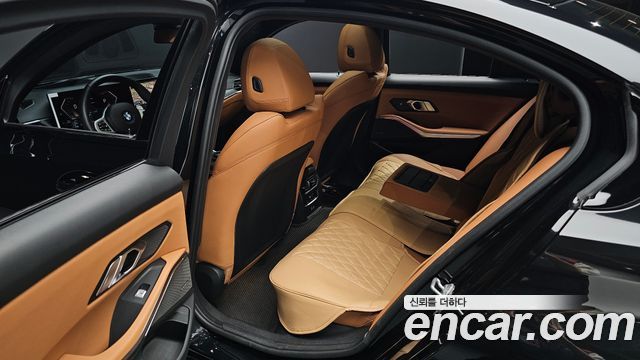 BMW 3-Series 2024 — photo 18