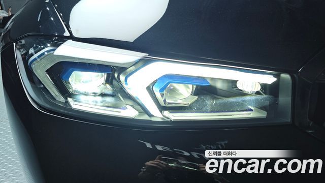 BMW 3-Series 2024 — photo 8