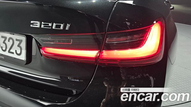 BMW 3-Series 2024 — photo 9
