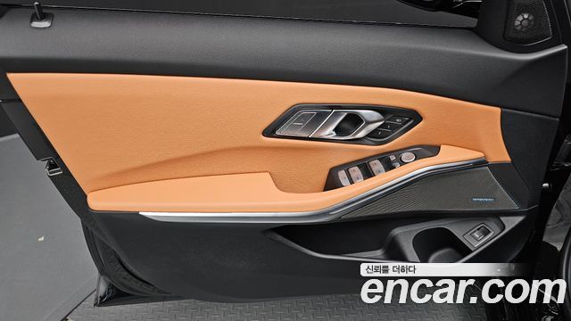 BMW 3-Series 2024 — photo 14
