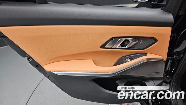 BMW 3-Series 2024 — photo 15