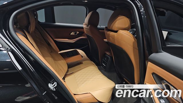 BMW 3-Series 2024 — photo 16