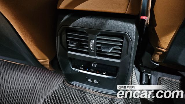 BMW 3-Series 2024 — photo 29