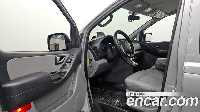 Hyundai Starex 2019 — photo 13
