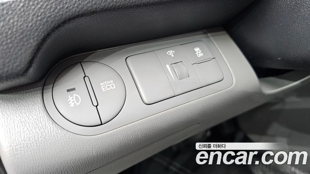 Hyundai Starex 2019 — photo 24