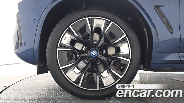 BMW iX3 2025 — photo 5
