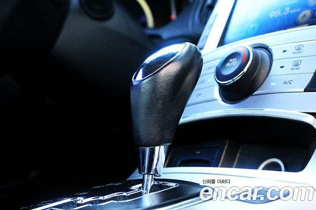 Hyundai Genesis 2010 — photo 9