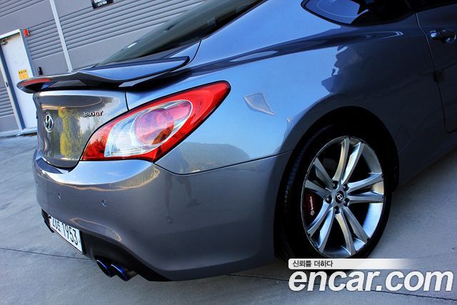 Hyundai Genesis 2010 — photo 17