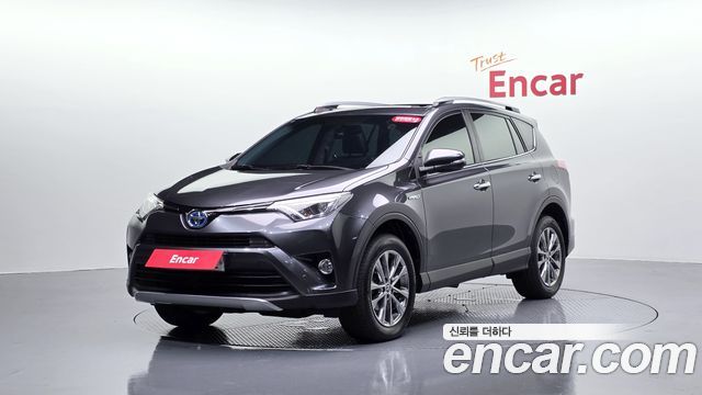 Toyota RAV4 2018 — photo 33