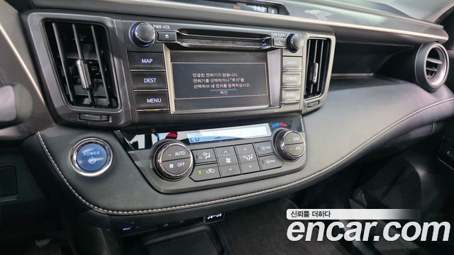 Toyota RAV4 2018 — photo 21