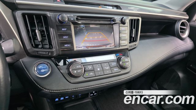 Toyota RAV4 2018 — photo 22