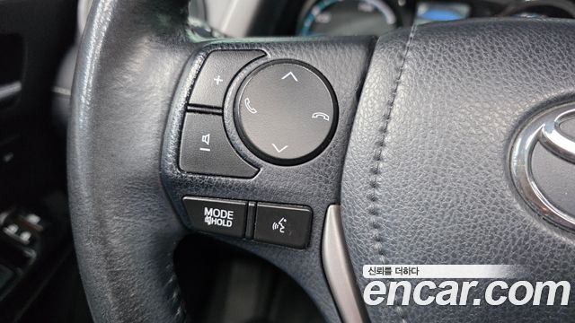 Toyota RAV4 2018 — photo 24