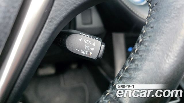 Toyota RAV4 2018 — photo 26