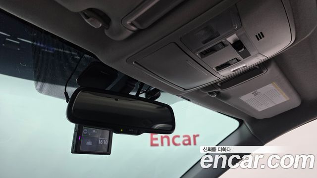 Toyota RAV4 2018 — photo 30