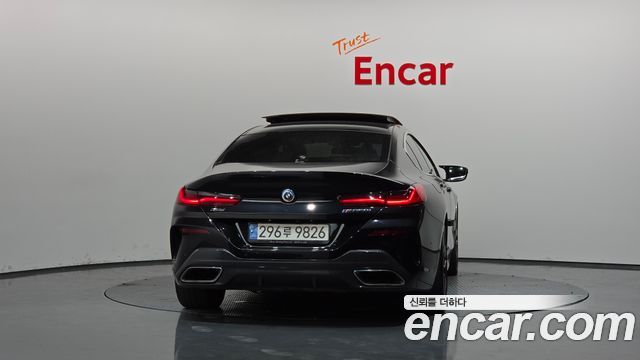 BMW 8-Series 2022 — photo 4