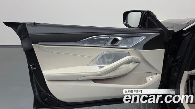 BMW 8-Series 2022 — photo 14