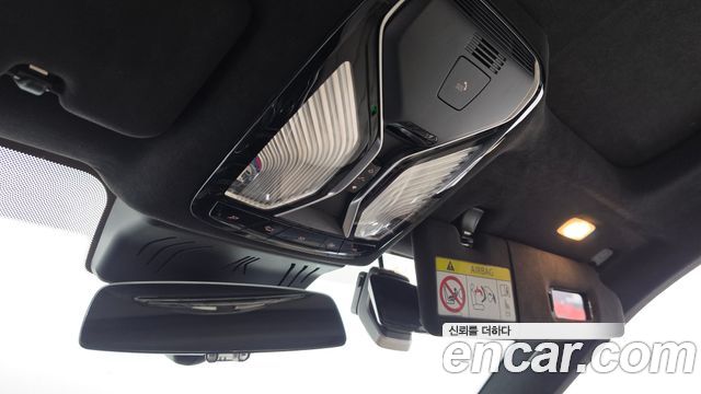 BMW 8-Series 2022 — photo 27