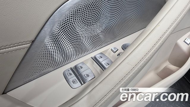 BMW 8-Series 2022 — photo 39